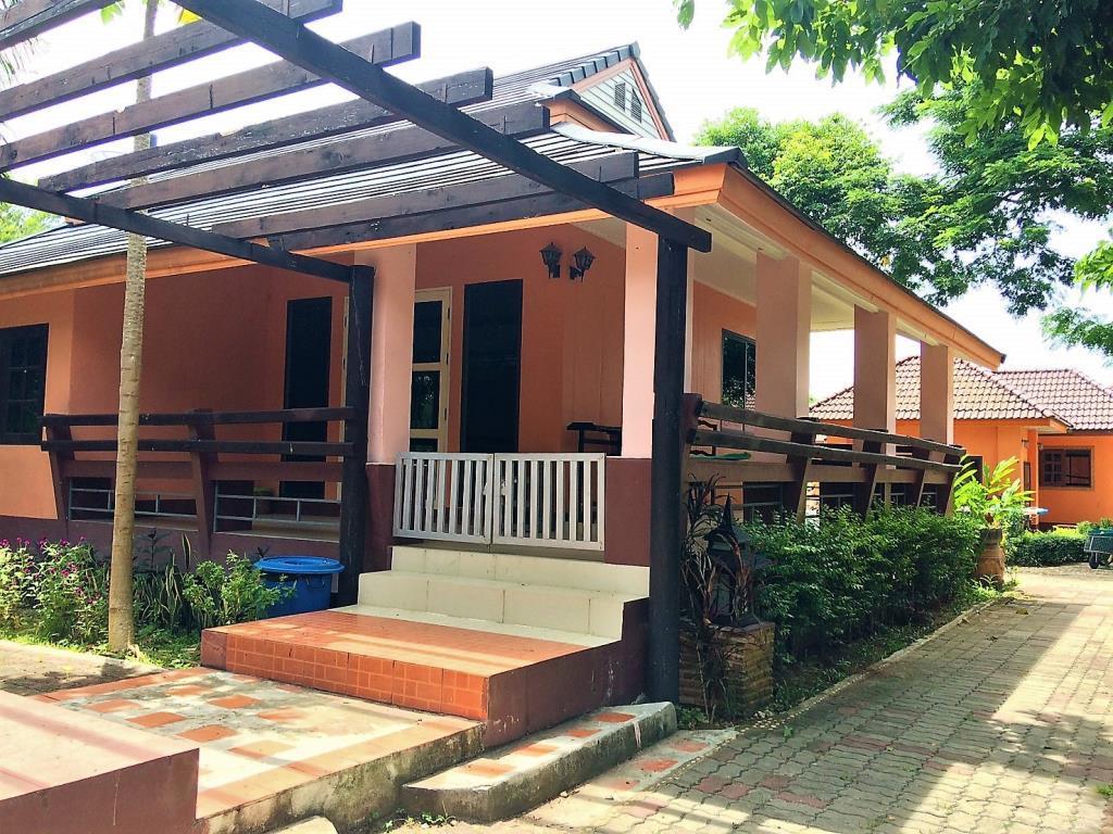 Phalaburi Resort Ban Chang  Buitenkant foto