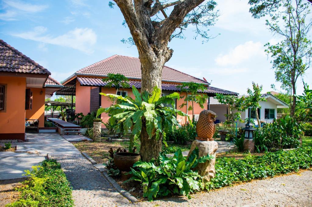 Phalaburi Resort Ban Chang  Buitenkant foto