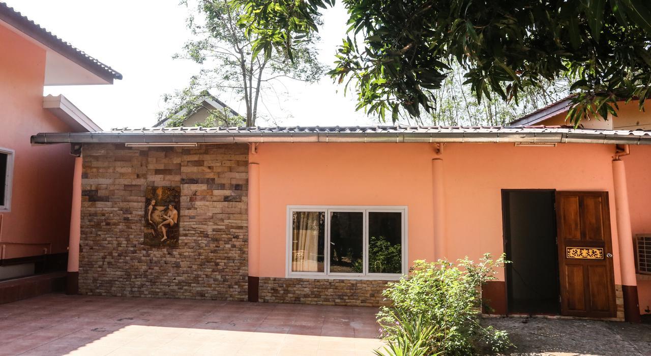 Phalaburi Resort Ban Chang  Buitenkant foto